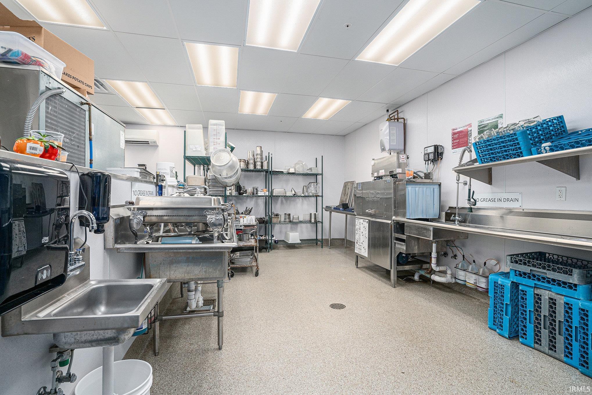 Elkhart, Indiana 46516, United States, ,Commercial,Active,2202