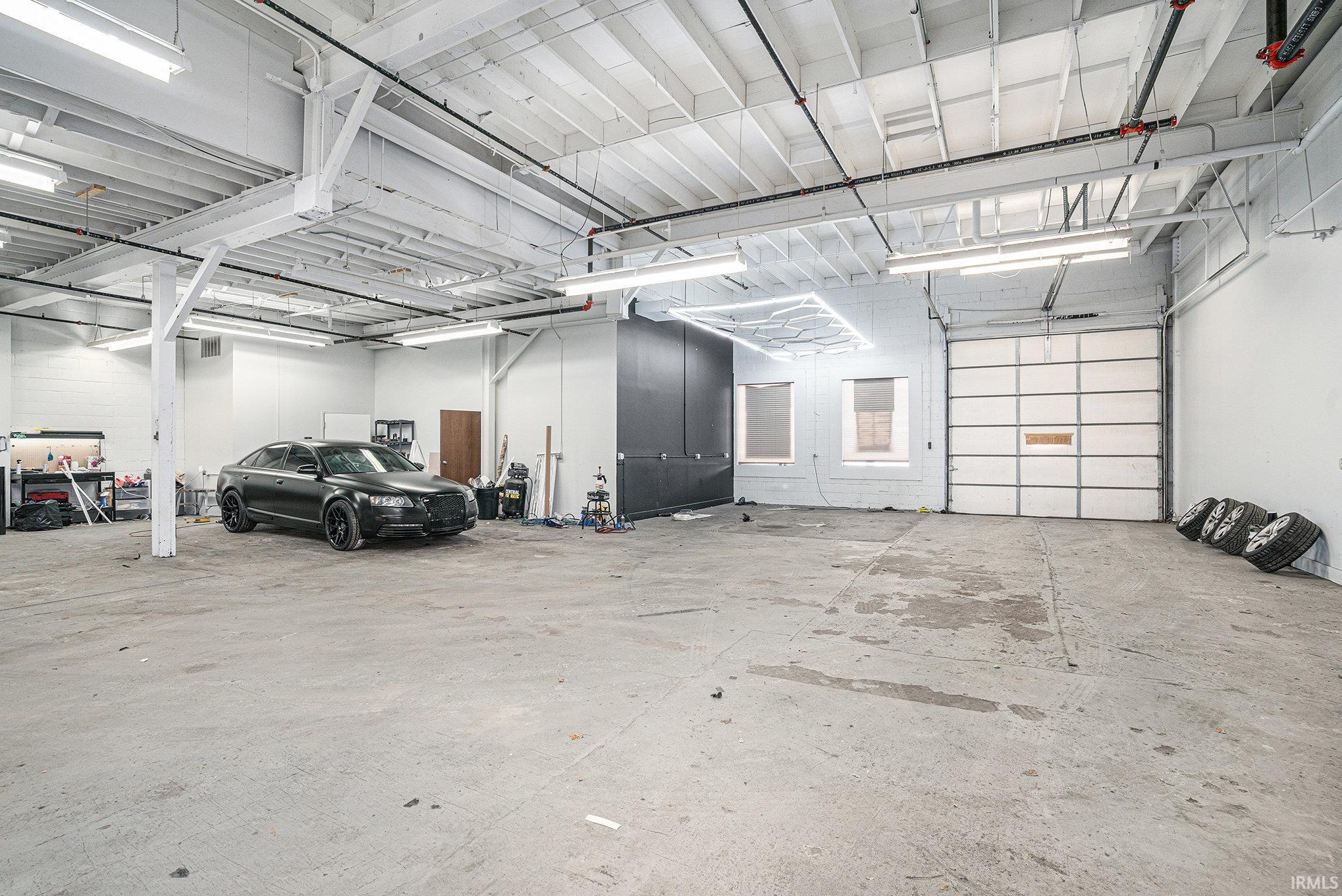 Elkhart, Indiana 46516, United States, ,Commercial,Active,2202