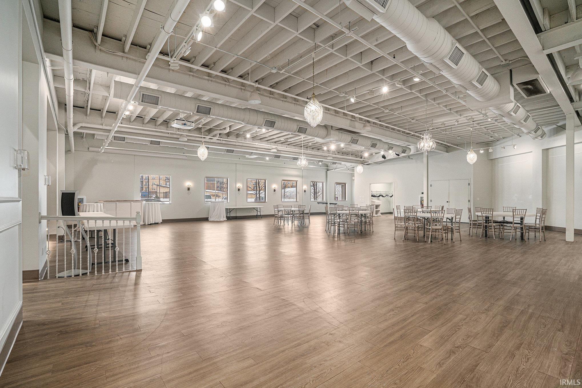 Elkhart, Indiana 46516, United States, ,Commercial,Active,2202