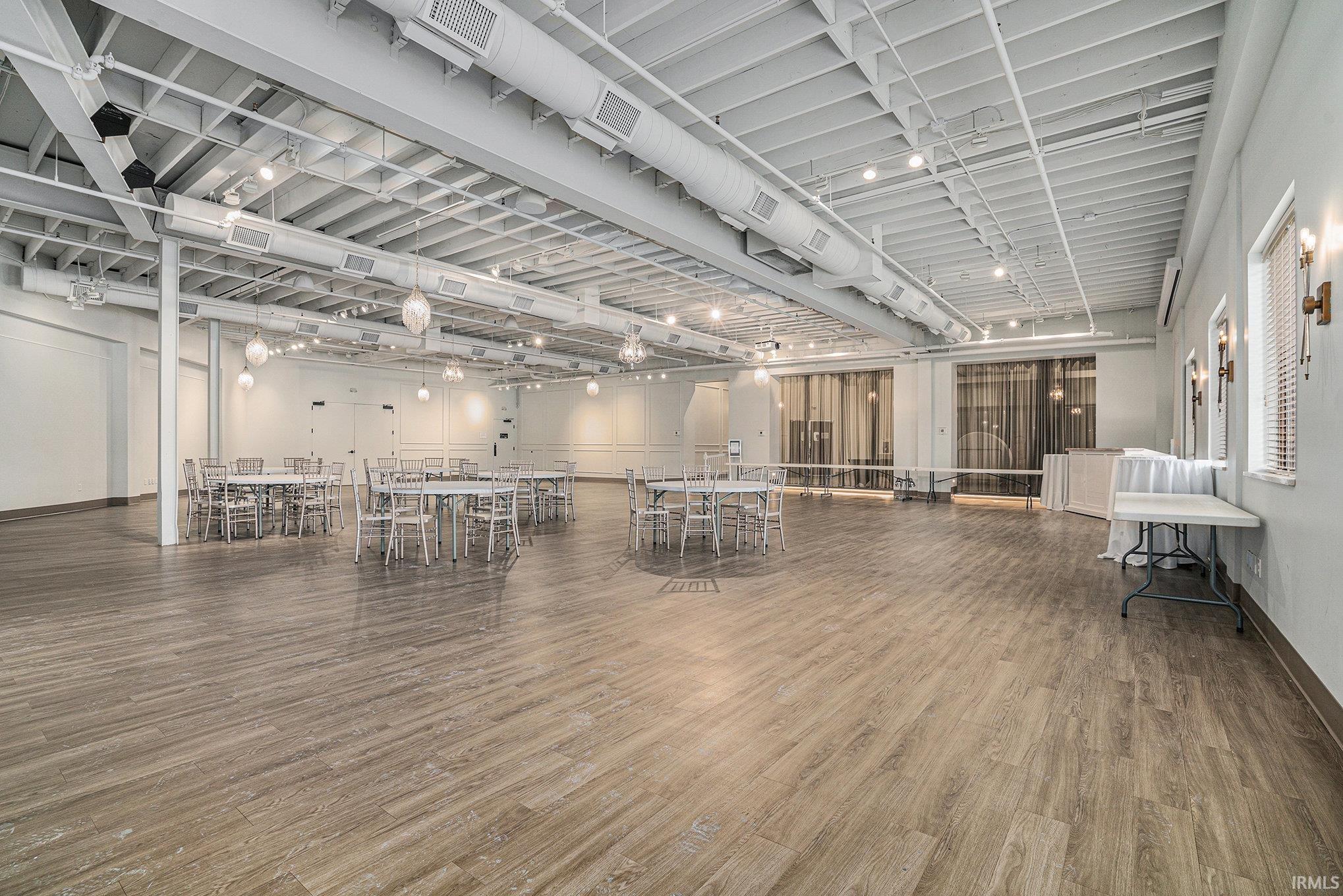 Elkhart, Indiana 46516, United States, ,Commercial,Active,2202