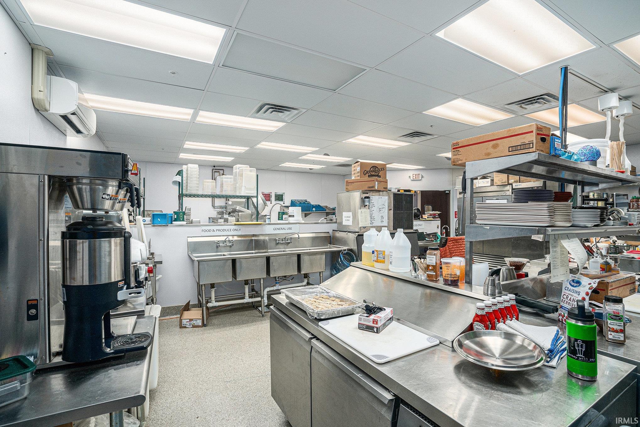 Elkhart, Indiana 46516, United States, ,Commercial,Active,2202