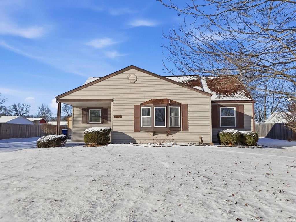 Photo of 2130 Sunnymede Drive, Fort Wayne, IN 46803 (MLS # 202602033)