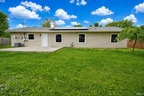 Tiny photo for 2207 Legoma Drive, Fort Wayne, IN 46819 (MLS # 202620117)
