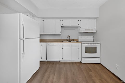 Tiny photo for 221 S Bosse Avenue, Evansville, IN 47712 (MLS # 202637791)