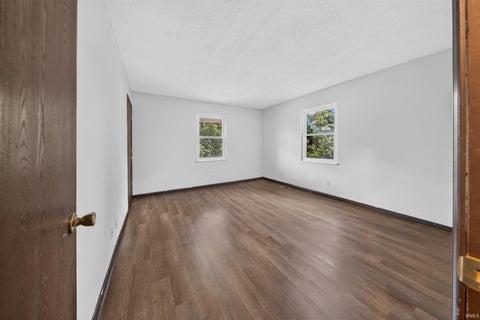Tiny photo for 221 S Bosse Avenue, Evansville, IN 47712 (MLS # 202637791)