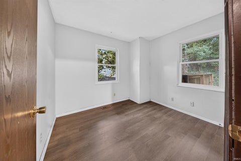 Tiny photo for 221 S Bosse Avenue, Evansville, IN 47712 (MLS # 202637791)