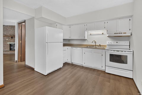 Tiny photo for 221 S Bosse Avenue, Evansville, IN 47712 (MLS # 202637791)