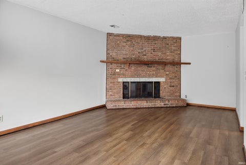 Tiny photo for 221 S Bosse Avenue, Evansville, IN 47712 (MLS # 202637791)