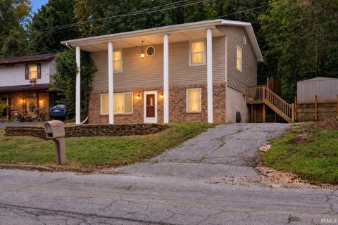 Tiny photo for 221 S Bosse Avenue, Evansville, IN 47712 (MLS # 202637791)