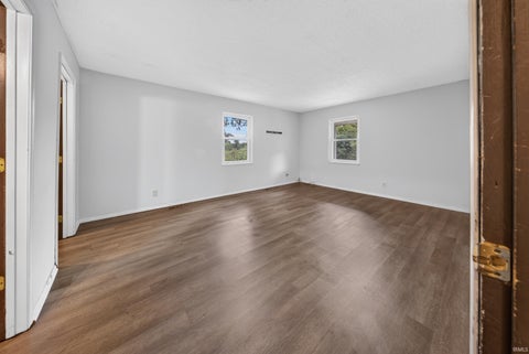 Tiny photo for 221 S Bosse Avenue, Evansville, IN 47712 (MLS # 202637791)