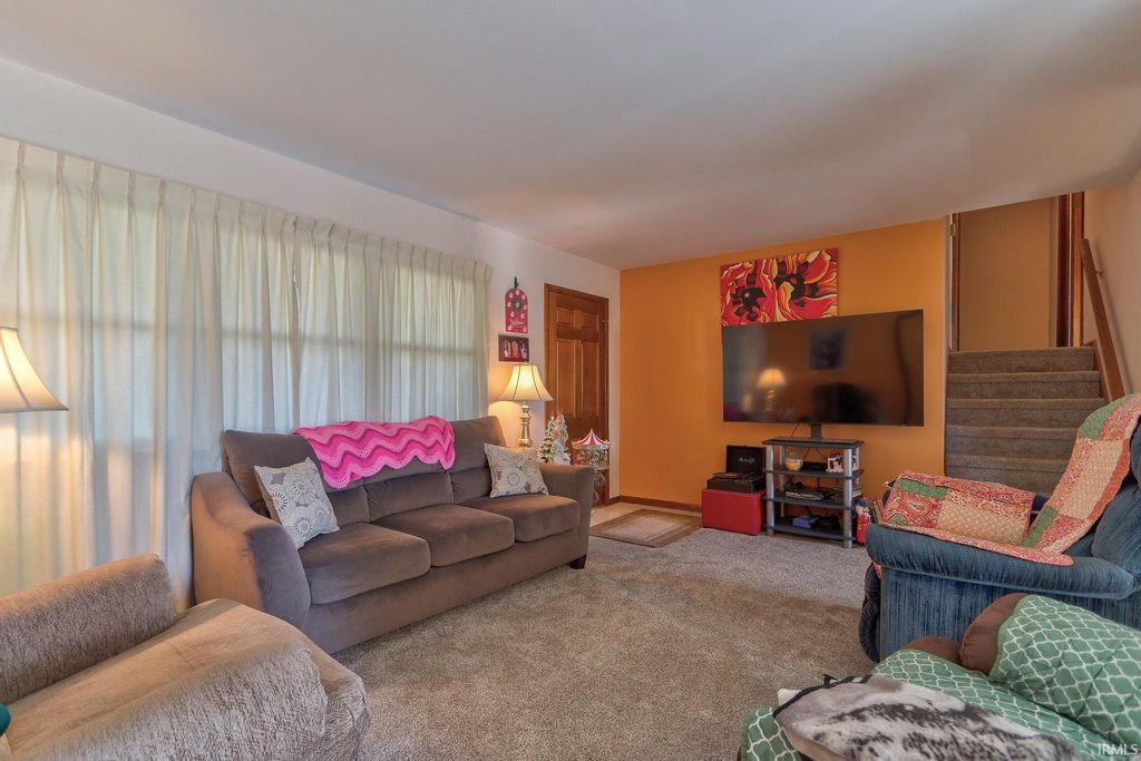 Photo of 7899 Owens Drive, Newburgh, IN 47630 (MLS # 202549077)