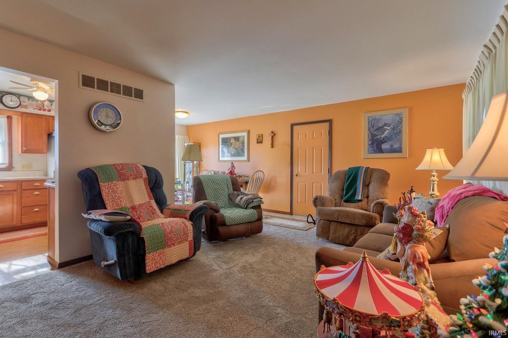 Photo of 7899 Owens Drive, Newburgh, IN 47630 (MLS # 202549077)