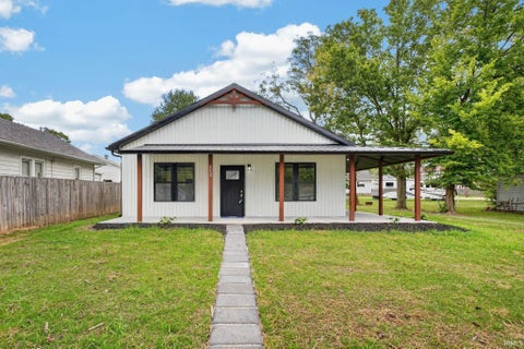Photo of 812 N Hart Street, Princeton, IN 47670 (MLS # 202639184)