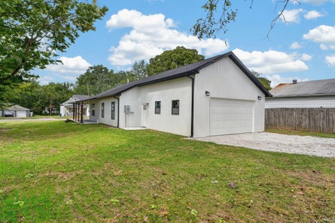 Tiny photo for 812 N Hart Street, Princeton, IN 47670 (MLS # 202639184)