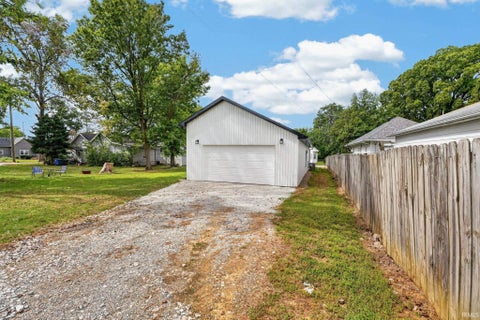 Tiny photo for 812 N Hart Street, Princeton, IN 47670 (MLS # 202639184)