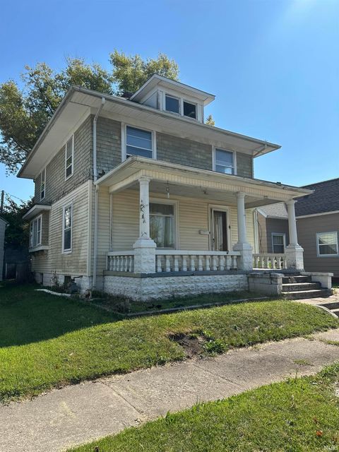 Photo of 206 18 Street, Logansport, IN 46947 (MLS # 202538007)