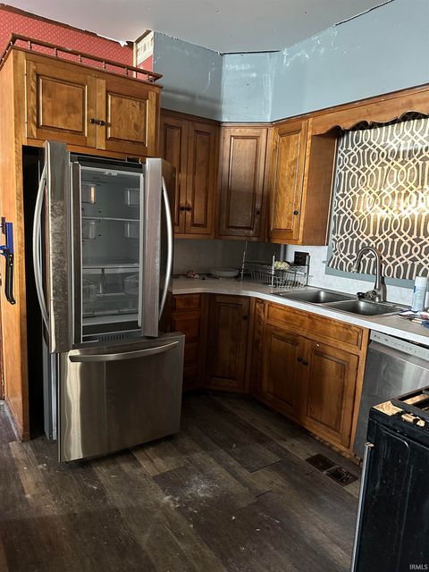 Tiny photo for 206 18 Street, Logansport, IN 46947 (MLS # 202538007)