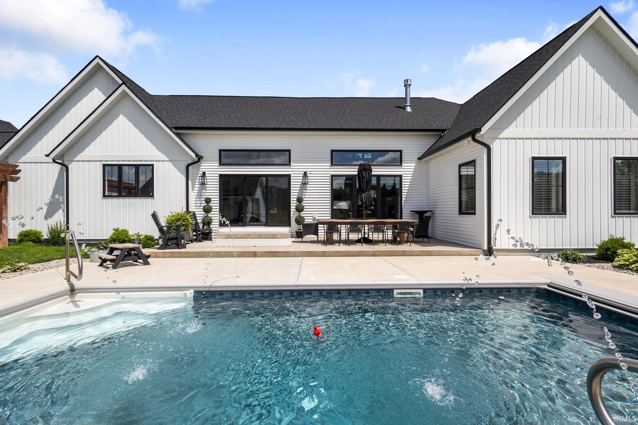 Middlebury, Indiana 46540, United States, 3 Bedrooms Bedrooms, ,3 BathroomsBathrooms,Residential,Active,159520