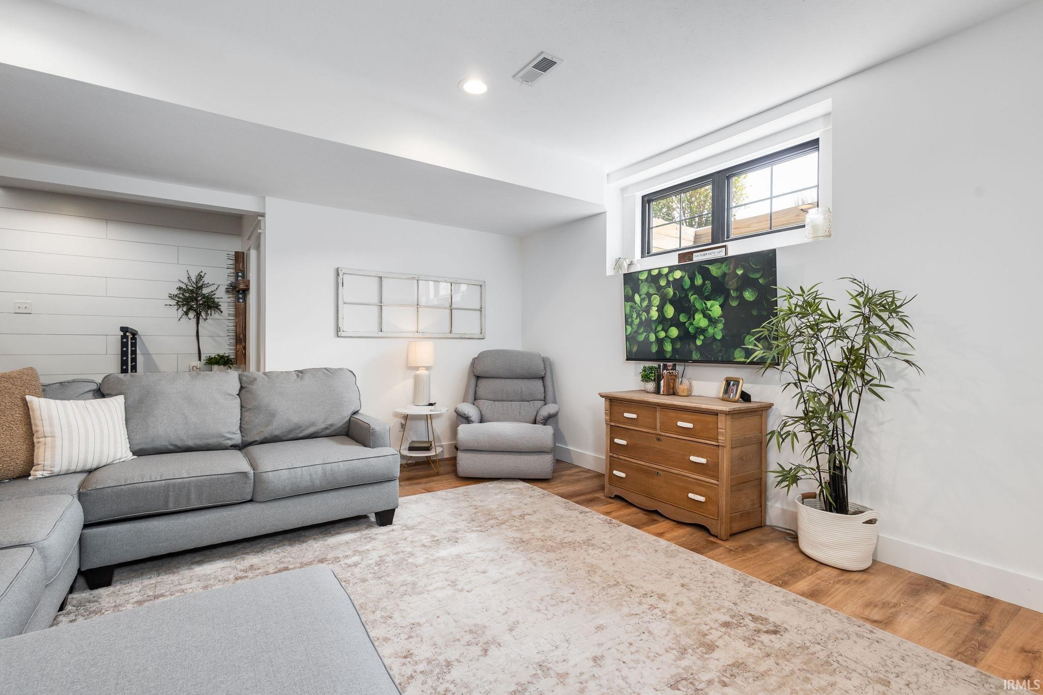 Middlebury, Indiana 46540, United States, 3 Bedrooms Bedrooms, ,3 BathroomsBathrooms,Residential,Active,159520