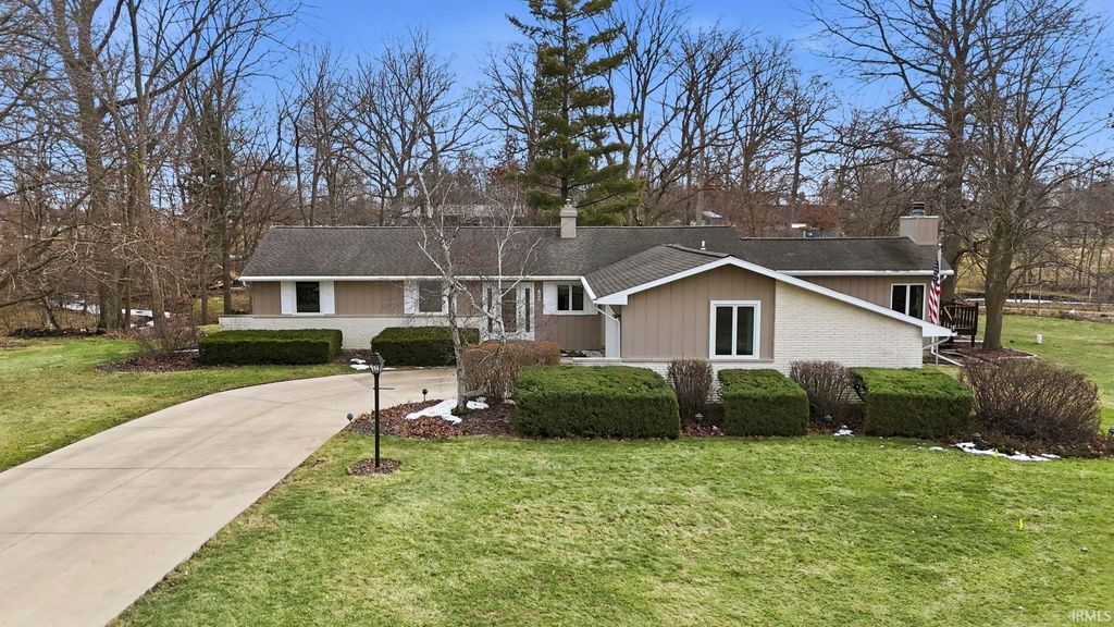 Photo of 1530 Sutton Circle Drive, Bluffton, IN 46714 (MLS # 202605133)