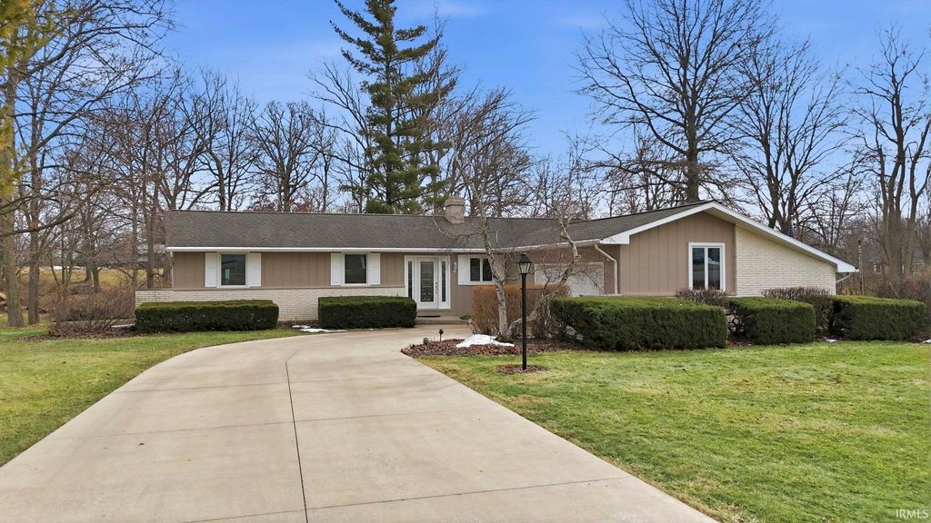 Photo of 1530 Sutton Circle Drive, Bluffton, IN 46714 (MLS # 202605133)