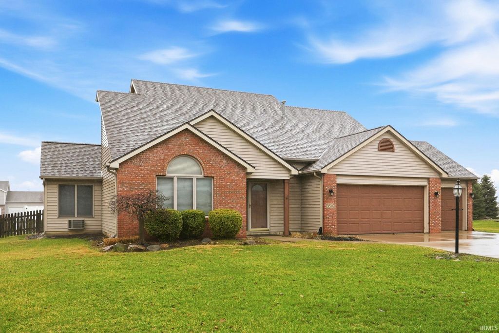 Photo of 3514 Astoria Way, Fort Wayne, IN 46818 (MLS # 202609135)