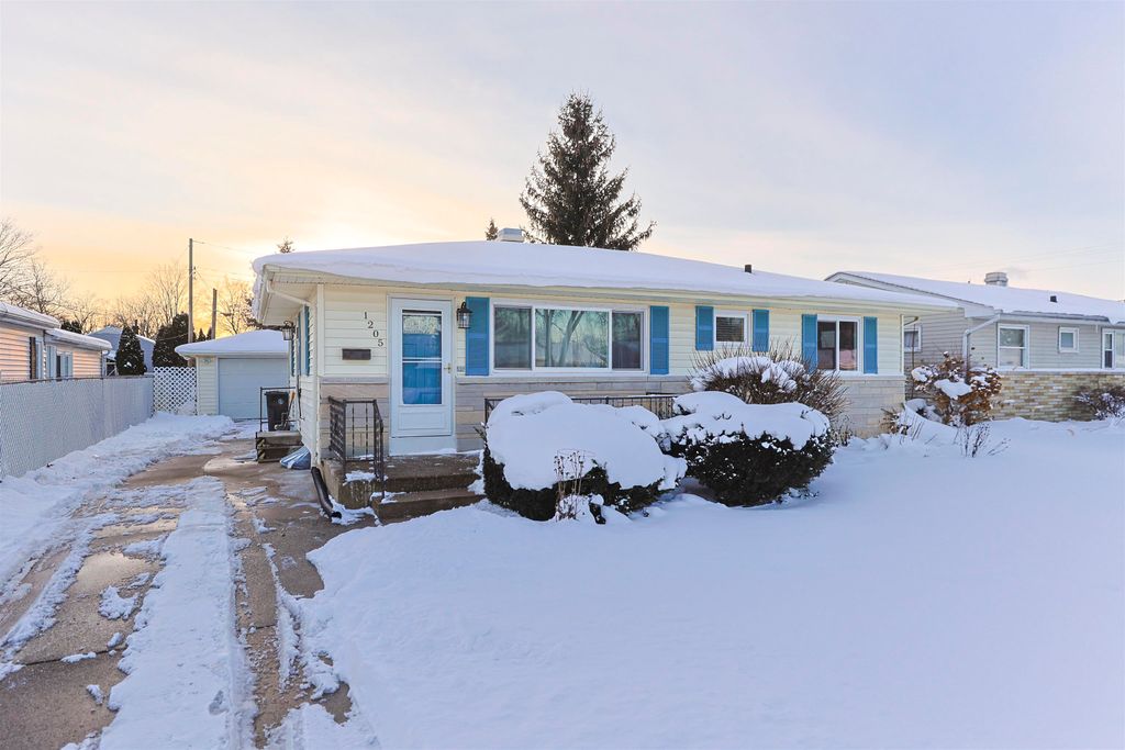 Photo of 1205 Pyle Avenue, South Bend, IN 46615 (MLS # 202602250)