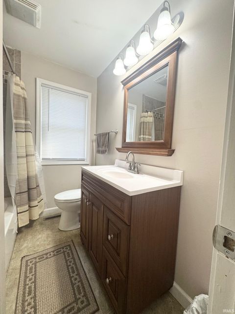 Tiny photo for 2735 Jefferson Street, Kokomo, IN 46901 (MLS # 202531948)