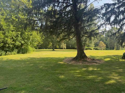 Tiny photo for 2735 Jefferson Street, Kokomo, IN 46901 (MLS # 202531948)