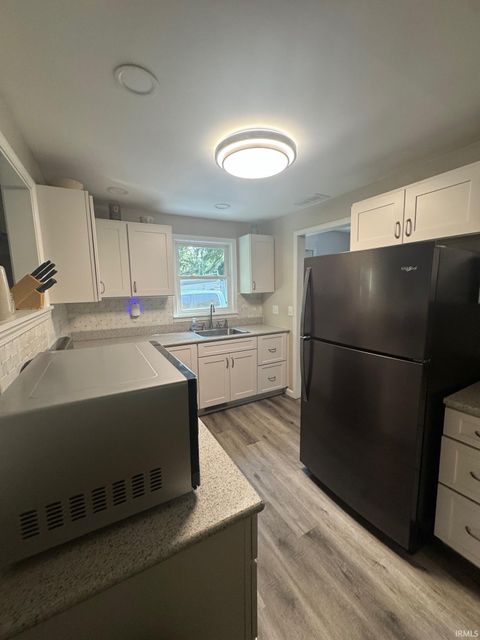 Tiny photo for 2735 Jefferson Street, Kokomo, IN 46901 (MLS # 202531948)