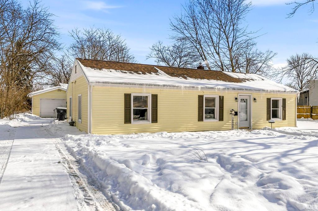 Photo of 56660 Crescent Drive, Osceola, IN 46561 (MLS # 202603180)