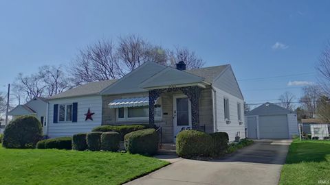 Tiny photo for 2405 Rockne Drive, South Bend, IN 46615 (MLS # 202611660)