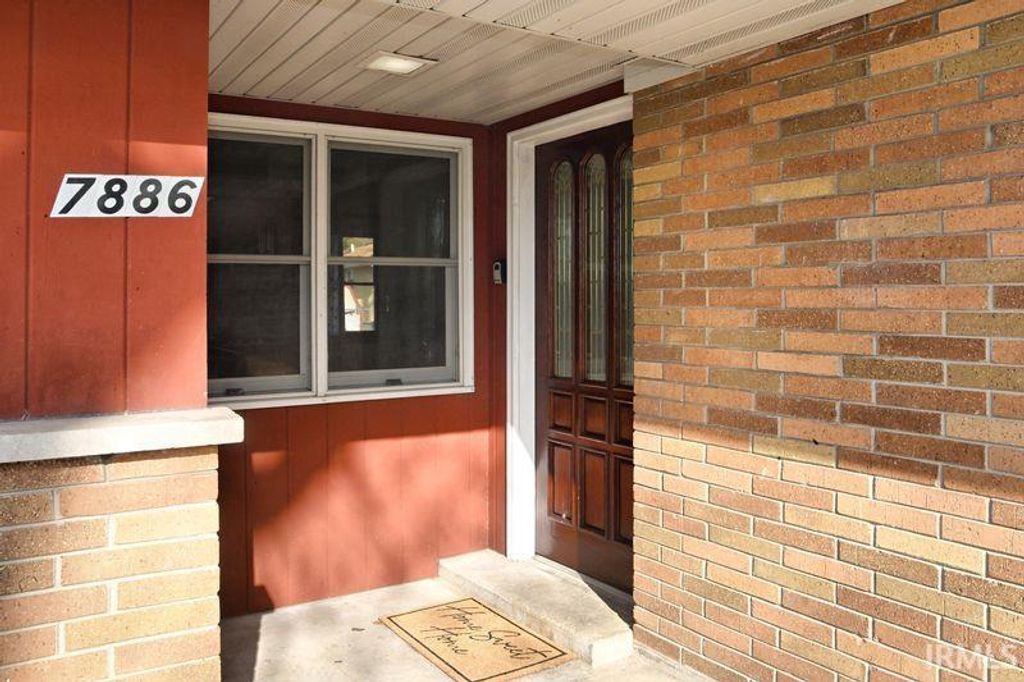 Photo of 7886 Delaware Place, Merrillville, IN 46140 (MLS # 202612027)