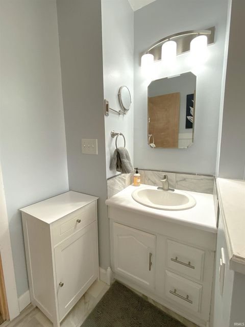 Tiny photo for 5914 MONONA Drive, Kokomo, IN 46902 (MLS # 202608613)