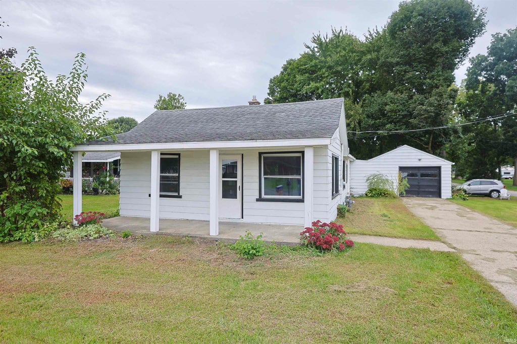 Photo of 57521 County Road 1, Elkhart, IN 46517 (MLS # 202642158)
