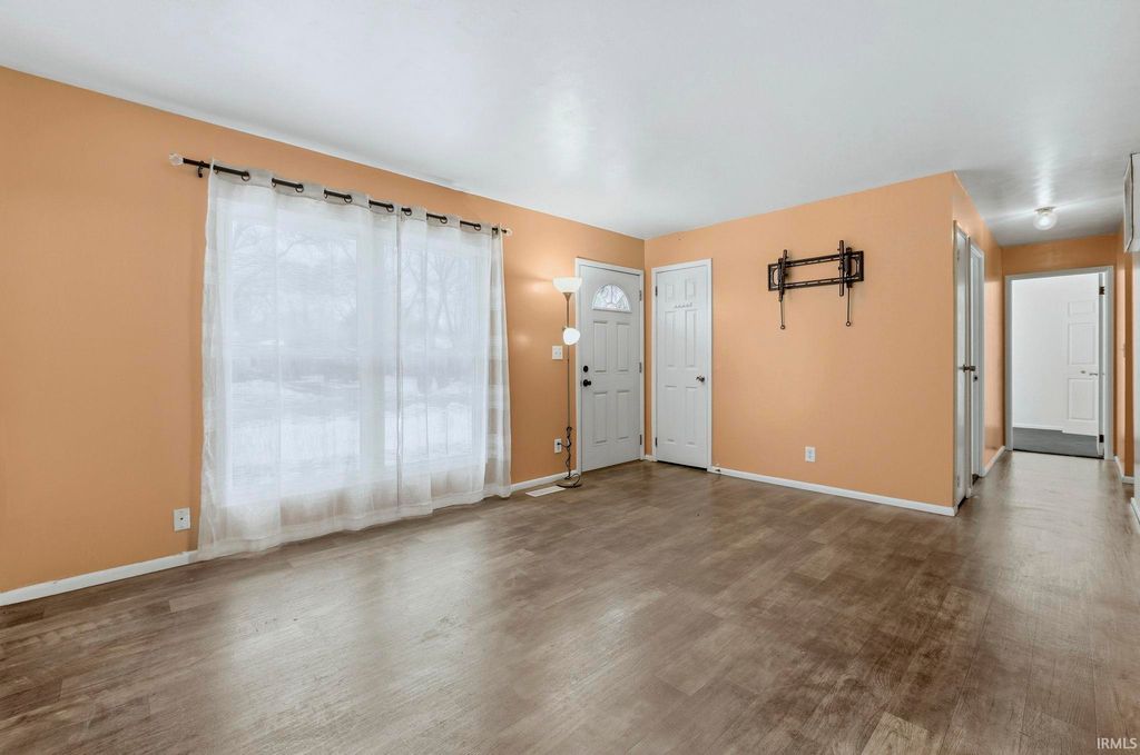 Photo of 1827 Sharon Street, Warsaw, IN 46580 (MLS # 202548739)