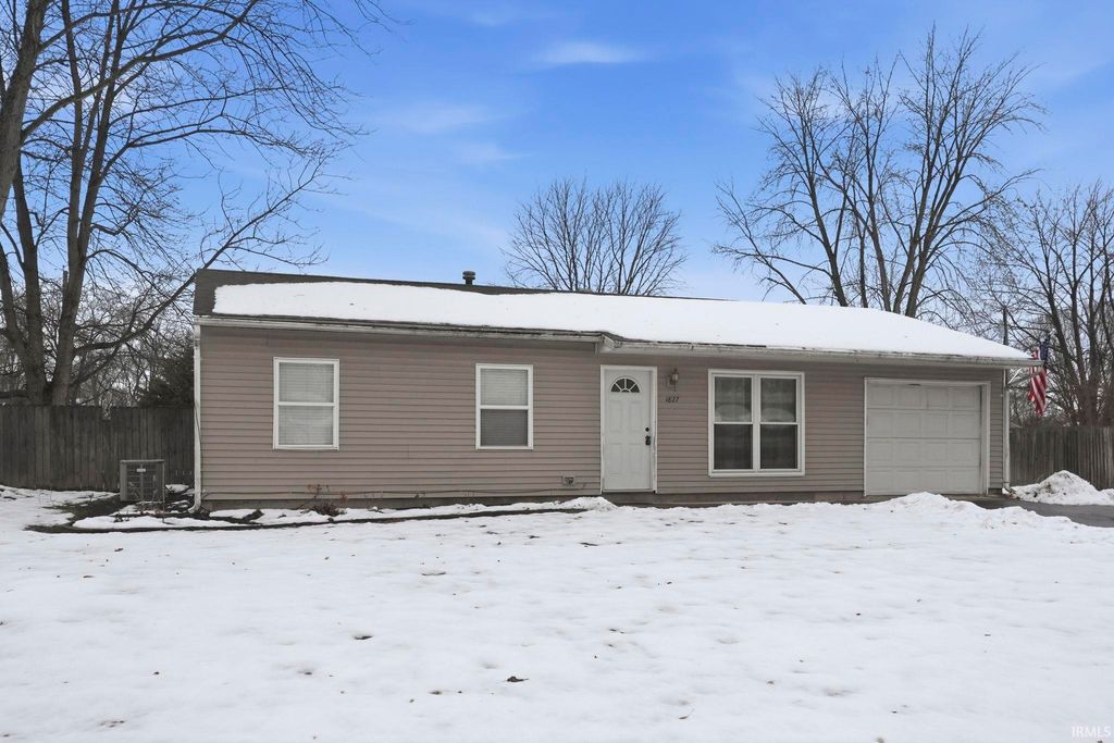 Photo of 1827 Sharon Street, Warsaw, IN 46580 (MLS # 202548739)