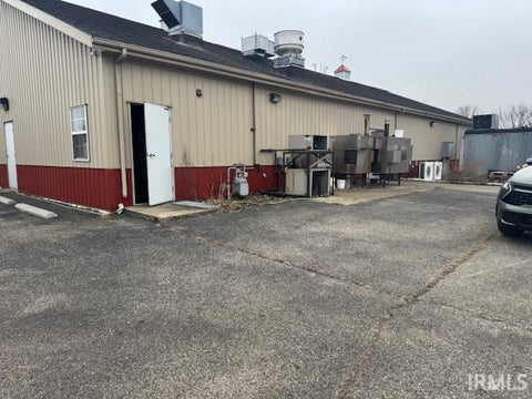 Tiny photo for 58413 Crumstown Highway, South Bend, IN 46619 (MLS # 202611368)