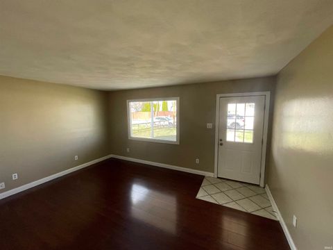 Tiny photo for 319 E Poplar Street, Kokomo, IN 46902 (MLS # 202609395)