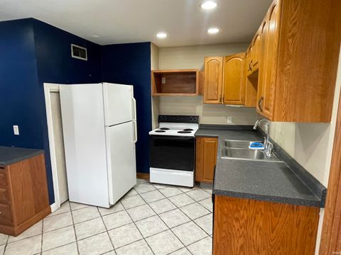 Tiny photo for 319 E Poplar Street, Kokomo, IN 46902 (MLS # 202609395)