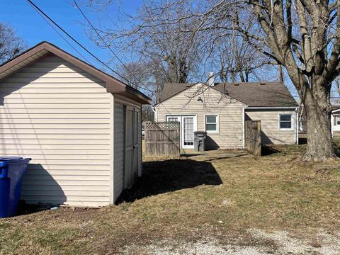Tiny photo for 319 E Poplar Street, Kokomo, IN 46902 (MLS # 202609395)