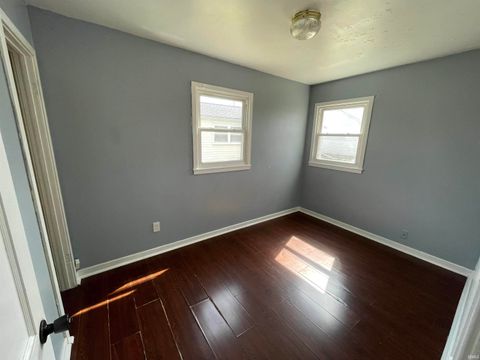 Tiny photo for 319 E Poplar Street, Kokomo, IN 46902 (MLS # 202609395)