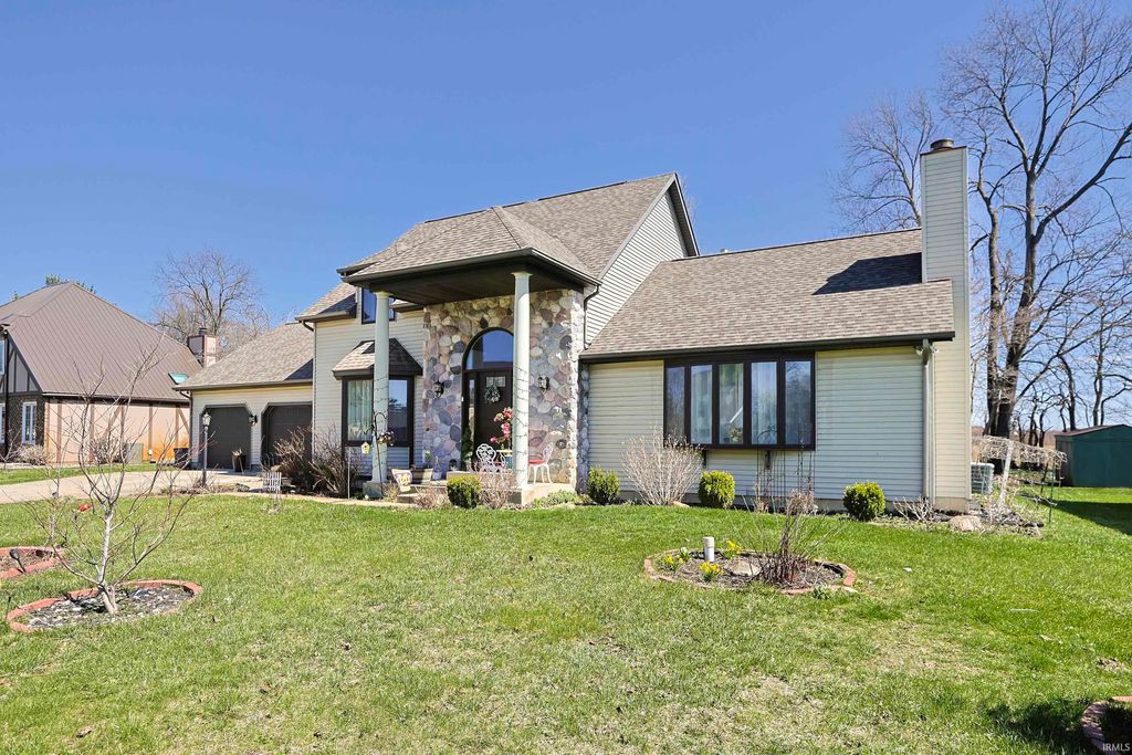 Photo of 52854 Farmingdale Drive, Granger, IN 46530 (MLS # 202610828)