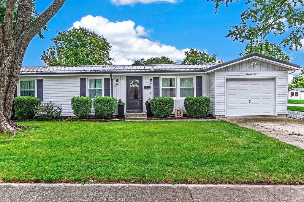 Photo of 71 Westgate Street, Bluffton, IN 46714 (MLS # 202638989)