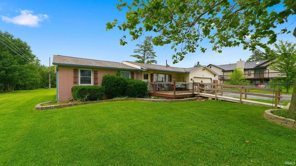 Photo of 4626 W California Road, Fort Wayne, IN 46818 (MLS # 202627807)