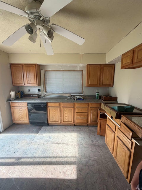 Tiny photo for 1031 S DELPHOS Street, Kokomo, IN 46902 (MLS # 202621825)