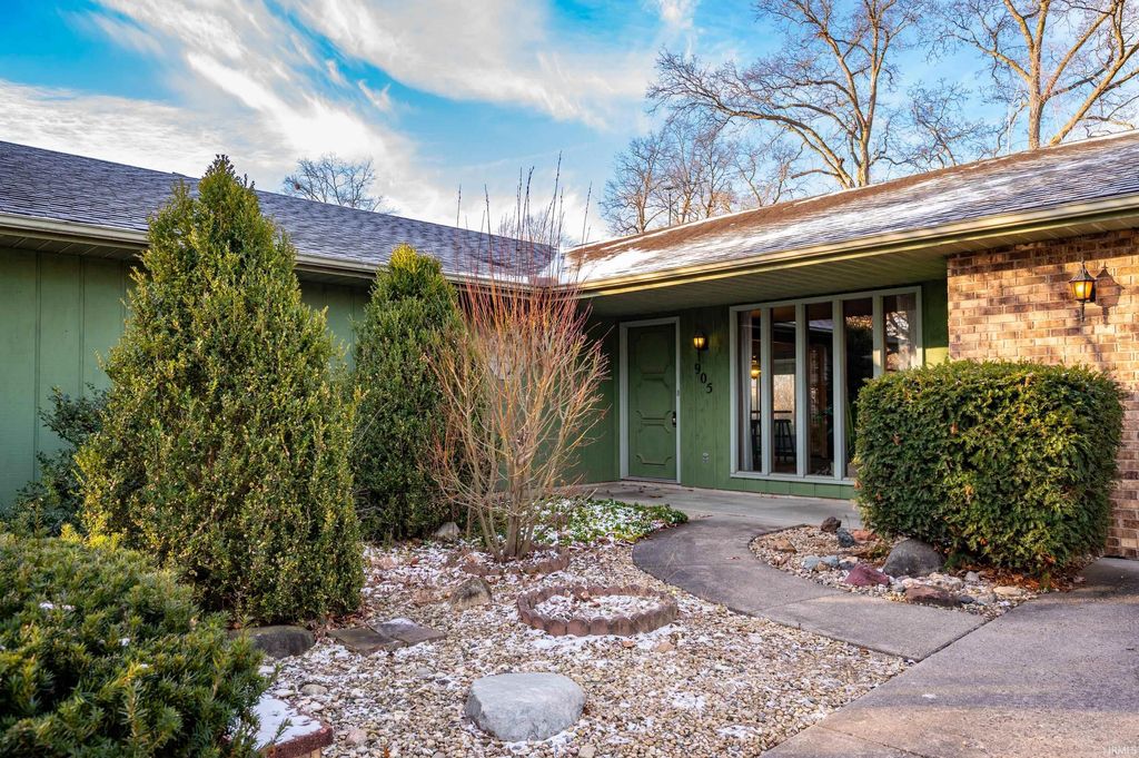 Photo of 905 S Buckingham Road, Yorktown, IN 47396 (MLS # 202601385)