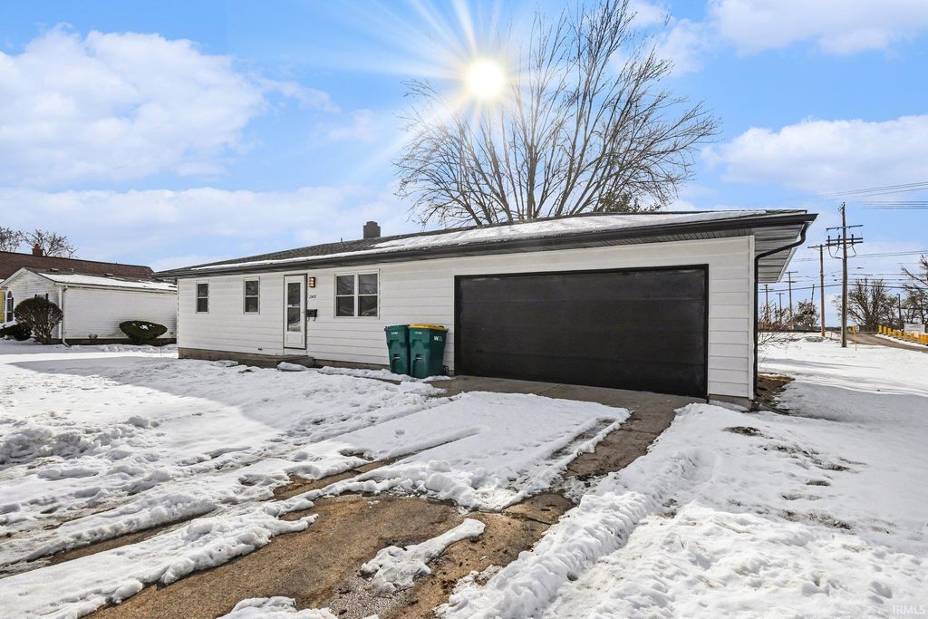 Photo of 2005 E 4Th Street, Mishawaka, IN 46544 (MLS # 202604410)