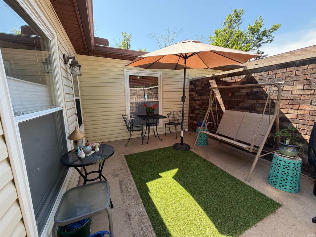 Photo of 906 E Commons Drive, Bloomington, IN 47401 (MLS # 202617750)