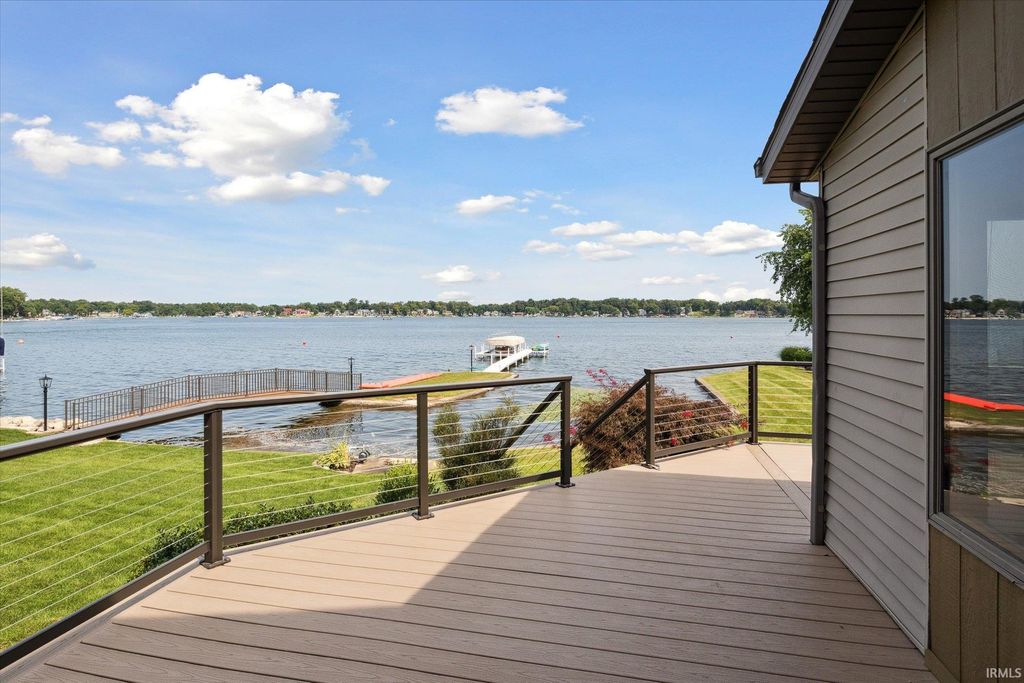 Photo of 500 E Medusa Street, Syracuse, IN 46567 (MLS # 202602507)